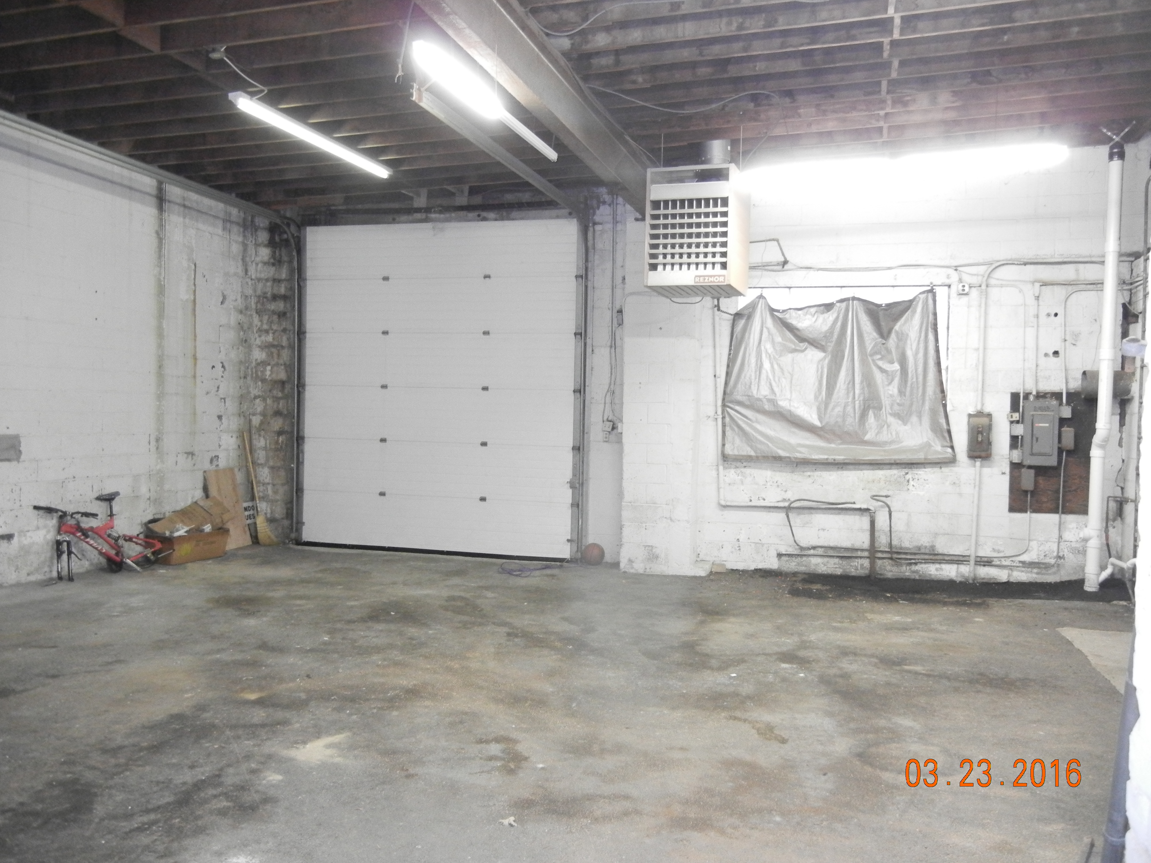 REDUCED ***  GARAGE, WAREHOUSE & STORAGE